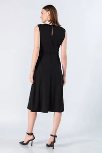Vestido midi em poliester gola classica