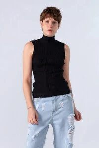 Blusa gola alta manga cavada
