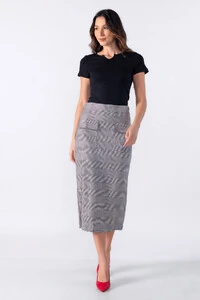 Blusa basica recorte em v no decote