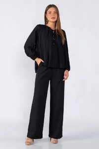 Blusa plissada em crepe