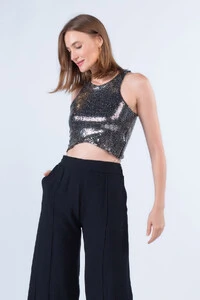 Cropped ilhos com ziper