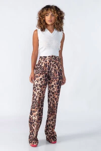 Blusa regata curta com furinhos