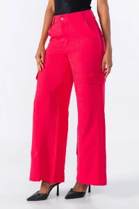 Calca pantalona com bolso