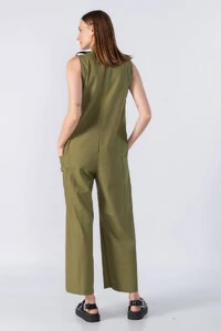Macacao ziper frontal bolso cargo