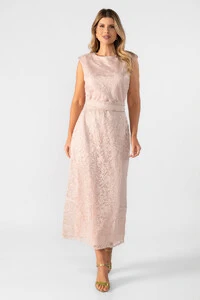 Vestido midi renda com faixa