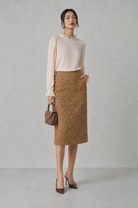Saia midi enrrugada bolso lateral