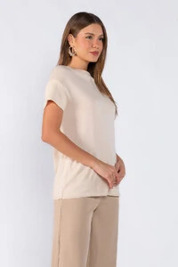 Blusa manga curta sem gola