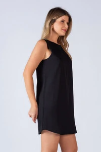 Vestido amplo recorte no ombro