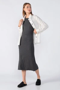 Vestido canelado regata