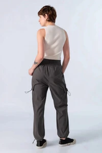 Blusa em viscose canelada regata