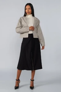 Saia midi em viscose com bolsos e ziper frontal