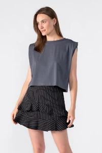 Blusa cropped muscle tee