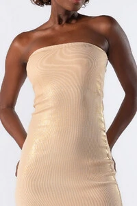Vestido midi canelado tomara que caia
