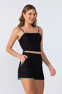 Cropped em linho com bordado