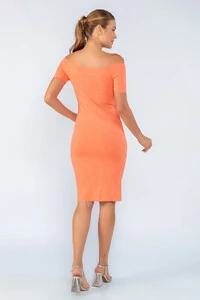 Vestido midi canelado ombro a ombro