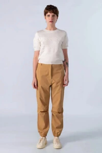 Blusa curta em viscose com texturas