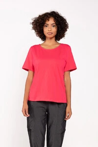 T-shirt algodao detalhe corrente lateral
