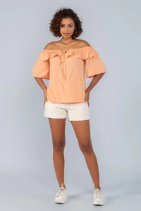 Blusa manga em viscose ombro a ombro com babado