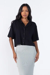 Camisa cropped com botoes