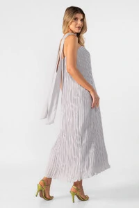 Vestido midi plissado tomara que caia