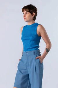 Blusa em viscose canelada regata