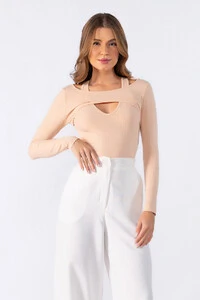 Blusa canelada recorte frontal