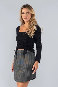 Blusa decote quadrado cordoes frontal