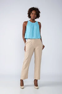 Blusa cropped em crepe texturizado