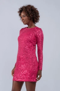 Vestido curto em paete manga longa