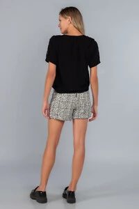Blusa crepe aplicacao em tweed e spaks