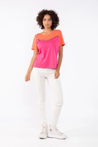 Tshirt bicolor basica com detalhe etnico
