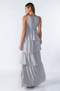 Vestido longo com babados