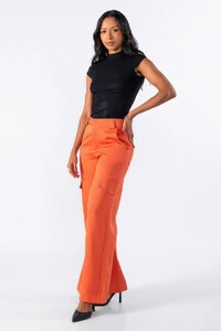 Calca pantalona com bolso