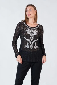 Blusa renda guippir com botoes