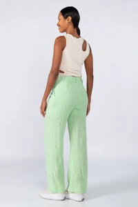 Calca pantalona em linho com pregas