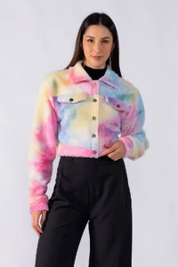 Jaqueta cropped teddy com botoes