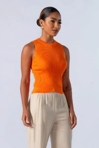 Blusa em viscose canelada regata