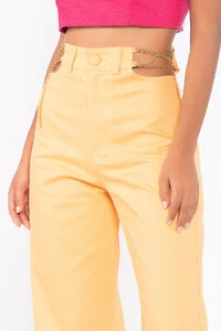 Calca sarja wide leg recorte e corrente no cos