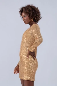 Vestido curto em paete manga longa