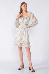 Vestido curto ombro a ombro em chiffon