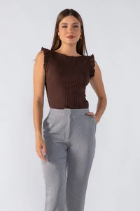 Blusa canelada babado manga