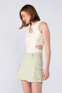 Shorts saia cargo forrado em poliester