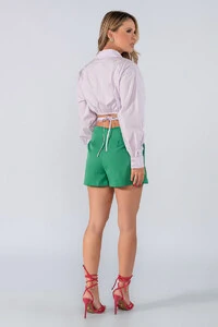 Shorts liso bolso lateral