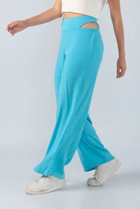 Calca pantalona em crepe recorte cos