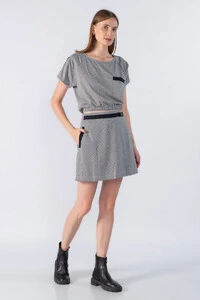 Blusa estampada com elastico na barra