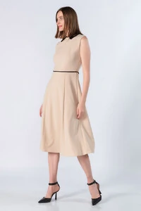 Vestido midi em poliester gola classica