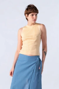 Blusa em viscose canelada regata
