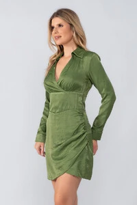 Vestido viscose acetinado decote transversal