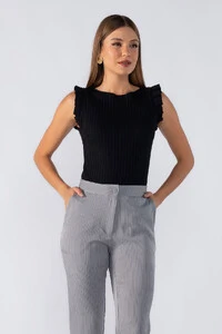 Blusa canelada babado manga