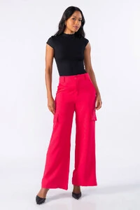 Calca pantalona com bolso